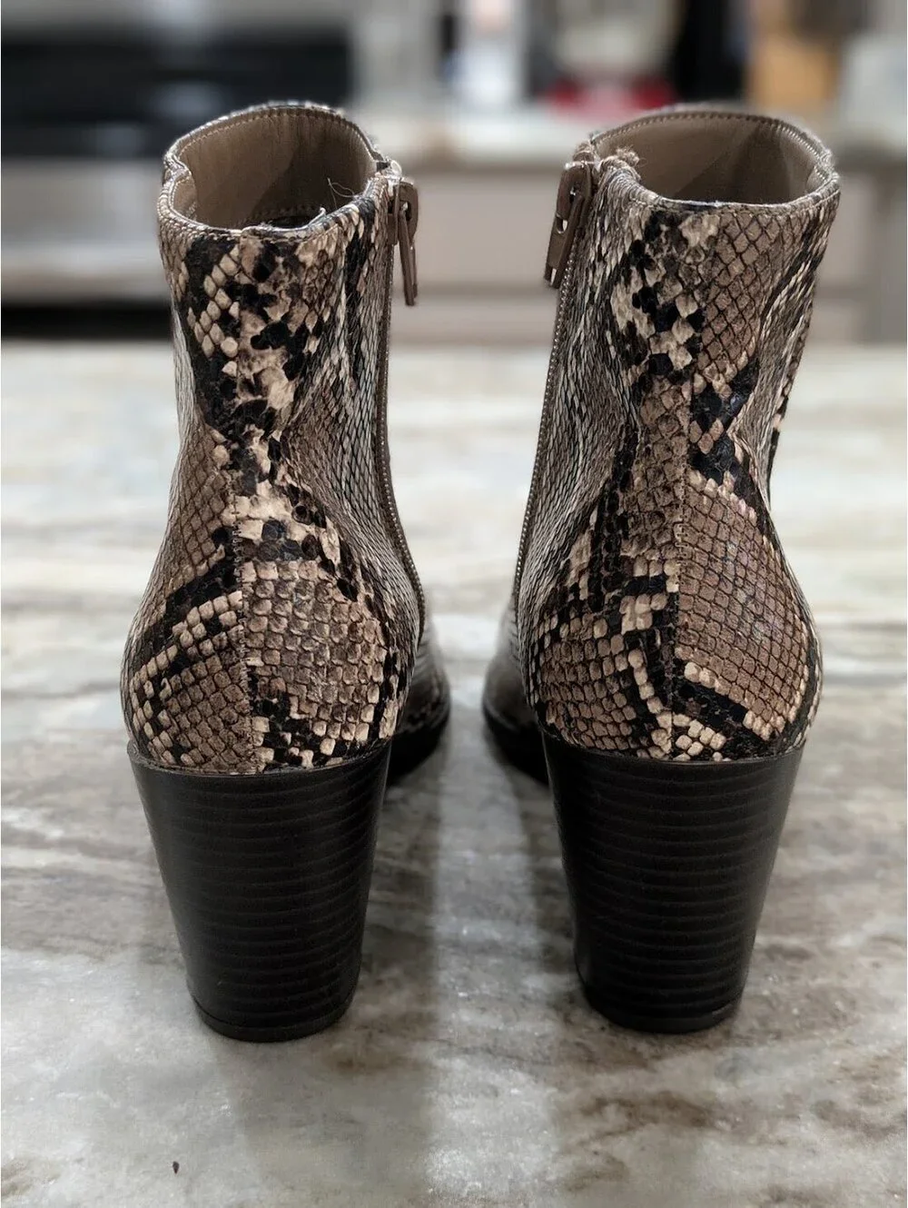 Kaari Blue bold faux‑snakeskin